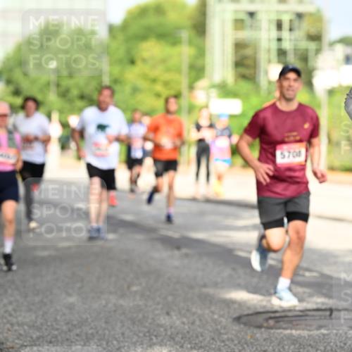 06.09.2026 - CURREX Alsterlauf Dr. Thomas Lammeyer http://msf.ph/oto/10130539 06.09.2026 09:53:01 Laufen 570, 348 meine-sportfotos.de