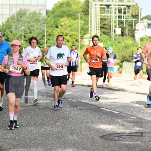 06.09.2026 - CURREX Alsterlauf Dr. Thomas Lammeyer http://msf.ph/oto/10130548 06.09.2026 09:53:02 Laufen 233, 4057, 5848, 2805, 571, 5708 meine-sportfotos.de