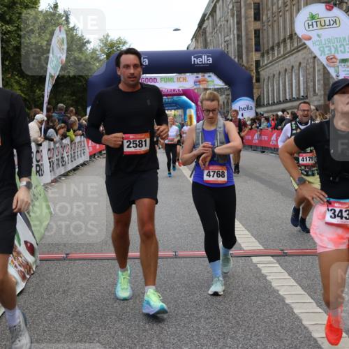 06.09.2026 - CURREX Alsterlauf Strokosch-Dieckow http://msf.ph/oto/10130563 06.09.2026 10:04:31 Ziel 2025, 2303, 2437, 2581, 2988, 2991, 2993, 3435, 3696, 3711, 3807, 4052, 4179, 4376, 4431, 4630, 4768, 5071, 5644, 5718, 5816, 6193 meine-sportfotos.de