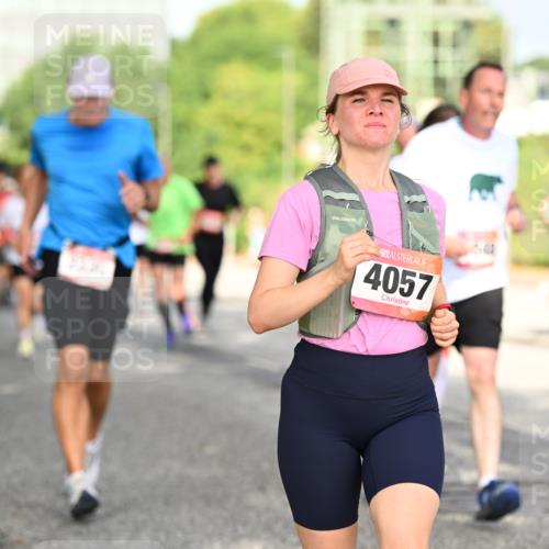 06.09.2026 - CURREX Alsterlauf Dr. Thomas Lammeyer http://msf.ph/oto/10130572 06.09.2026 09:53:04 Laufen 4057 meine-sportfotos.de