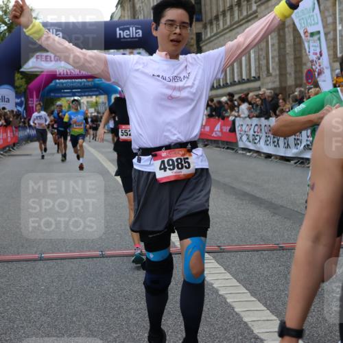 06.09.2026 - CURREX Alsterlauf Strokosch-Dieckow http://msf.ph/oto/10130575 06.09.2026 09:51:40 Ziel 2023, 2542, 3733, 4210, 4427, 4729, 4985, 4987, 5230, 5525, 5596, 5814, 5847, 6405, 6411, 6453, 8085, 8332 meine-sportfotos.de