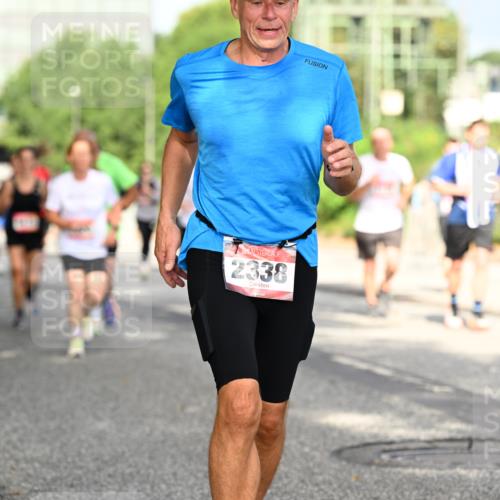 06.09.2026 - CURREX Alsterlauf Dr. Thomas Lammeyer http://msf.ph/oto/10130585 06.09.2026 09:53:06 Laufen 2338 meine-sportfotos.de