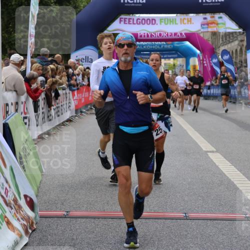 06.09.2026 - CURREX Alsterlauf Strokosch-Dieckow http://msf.ph/oto/10130610 06.09.2026 09:51:46 Ziel 2542, 3465, 4210, 4267, 4268, 4427, 4729, 4985, 5525, 6023, 6405, 6453, 8332 meine-sportfotos.de