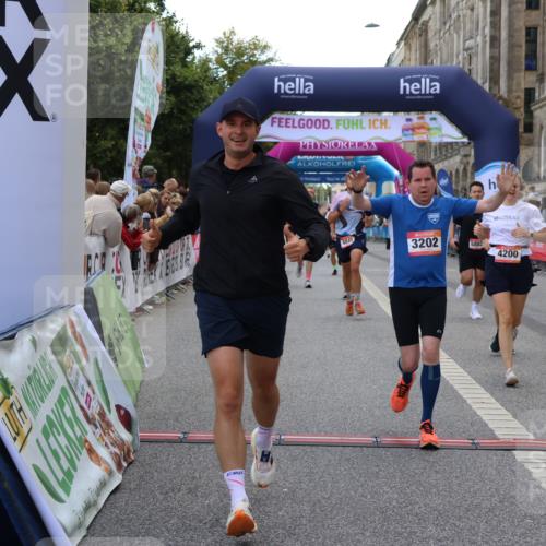 06.09.2026 - CURREX Alsterlauf Strokosch-Dieckow http://msf.ph/oto/10130740 06.09.2026 09:51:52 Ziel 2002, 2542, 3041, 3202, 3465, 4200, 4267, 4268, 4332, 4333, 4667, 4845, 5621, 5882, 6023 meine-sportfotos.de