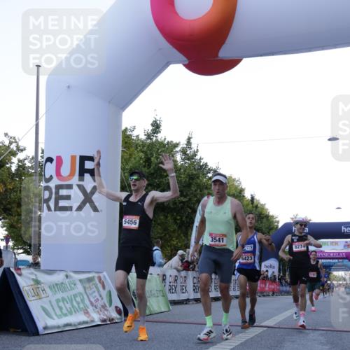 06.09.2026 - CURREX Alsterlauf Yannick Fuchs http://msf.ph/oto/10130744 06.09.2026 09:38:33 Ziel 2214, 2326, 3541, 5193, 5456, 5619, 5687, 6101, 6423, 8274 meine-sportfotos.de