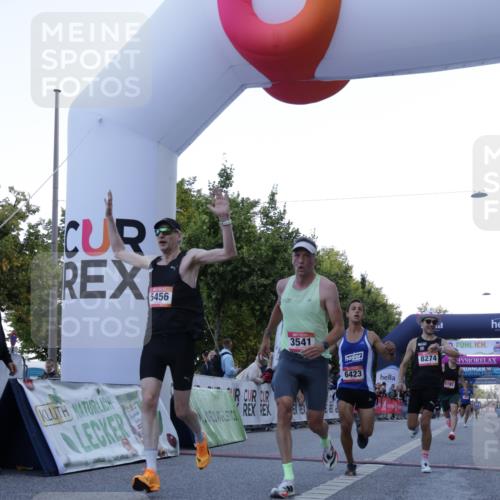 06.09.2026 - CURREX Alsterlauf Yannick Fuchs http://msf.ph/oto/10130751 06.09.2026 09:38:33 Ziel 2214, 2326, 3541, 5193, 5456, 5619, 5687, 6101, 6423, 8274 meine-sportfotos.de