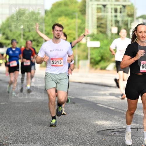 06.09.2026 - CURREX Alsterlauf Dr. Thomas Lammeyer http://msf.ph/oto/10130772 06.09.2026 09:53:24 Laufen 5313, 6048 meine-sportfotos.de