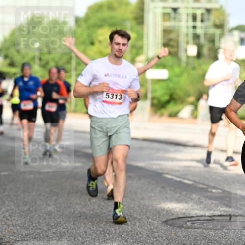 06.09.2026 - CURREX Alsterlauf Dr. Thomas Lammeyer http://msf.ph/oto/10130774 06.09.2026 09:53:24 Laufen 5313, 40, 6048 meine-sportfotos.de