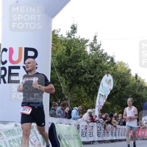06.09.2026 - CURREX Alsterlauf Yannick Fuchs http://msf.ph/oto/10130847 06.09.2026 09:38:44 Ziel 2214, 2326, 3817, 5469, 5739, 6260, 8010, 8013 meine-sportfotos.de