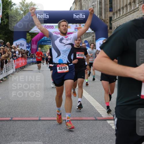 06.09.2026 - CURREX Alsterlauf Strokosch-Dieckow http://msf.ph/oto/10130866 06.09.2026 09:51:55 Ziel 2002, 2719, 3041, 3202, 4200, 4332, 4333, 4667, 4742, 4845, 5621, 5882, 6023 meine-sportfotos.de
