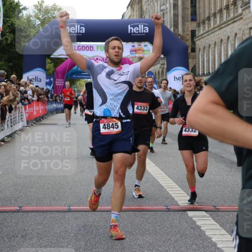 06.09.2026 - CURREX Alsterlauf Strokosch-Dieckow http://msf.ph/oto/10130883 06.09.2026 09:51:55 Ziel 2002, 2719, 3041, 3202, 4200, 4332, 4333, 4667, 4742, 4845, 5621, 5882, 6023 meine-sportfotos.de