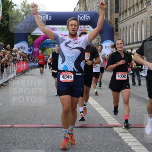 06.09.2026 - CURREX Alsterlauf Strokosch-Dieckow http://msf.ph/oto/10130912 06.09.2026 09:51:55 Ziel 2002, 2719, 3041, 3202, 4200, 4332, 4333, 4667, 4742, 4845, 5621, 5882, 6023 meine-sportfotos.de