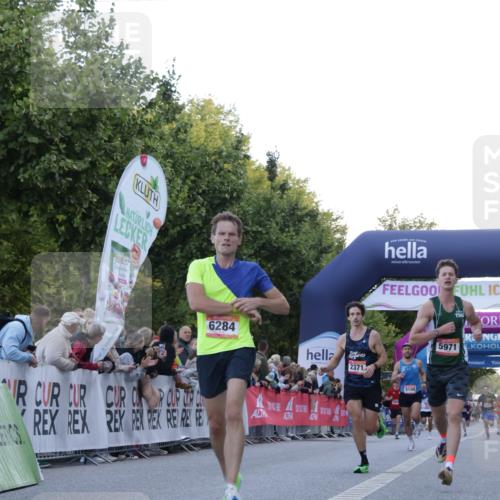 06.09.2026 - CURREX Alsterlauf Yannick Fuchs http://msf.ph/oto/10130913 06.09.2026 09:38:50 Ziel 2371, 3817, 5469, 5739, 5971, 6284, 8010, 8013, 8199 meine-sportfotos.de
