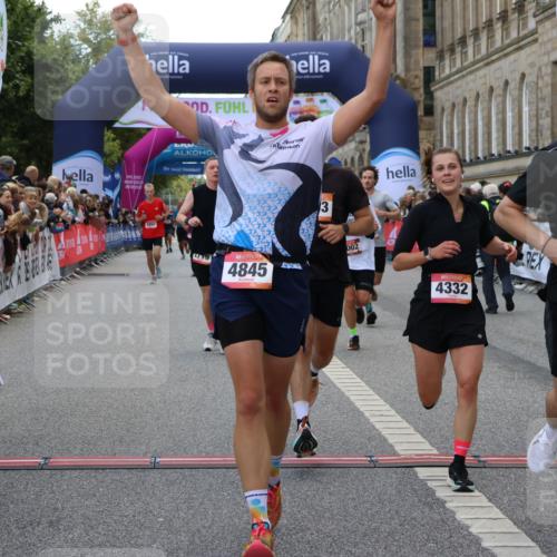 06.09.2026 - CURREX Alsterlauf Strokosch-Dieckow http://msf.ph/oto/10130921 06.09.2026 09:51:56 Ziel 2002, 2719, 3041, 3202, 4200, 4332, 4333, 4667, 4742, 4845, 5621, 5862, 5882, 6023, 8280 meine-sportfotos.de
