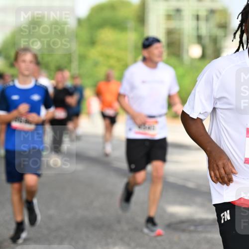 06.09.2026 - CURREX Alsterlauf Dr. Thomas Lammeyer http://msf.ph/oto/10130932 06.09.2026 09:53:43 Laufen 8107 meine-sportfotos.de