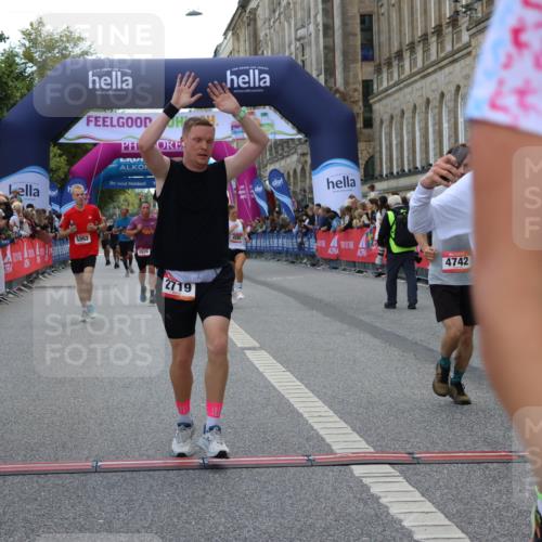 06.09.2026 - CURREX Alsterlauf Strokosch-Dieckow http://msf.ph/oto/10130961 06.09.2026 09:51:58 Ziel 2002, 2719, 3041, 3202, 4200, 4332, 4333, 4667, 4742, 4845, 5621, 5862, 5882, 6023, 6092, 6206, 8280 meine-sportfotos.de