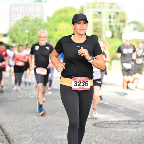 06.09.2026 - CURREX Alsterlauf Dr. Thomas Lammeyer http://msf.ph/oto/10130985 06.09.2026 09:53:49 Laufen 3236 meine-sportfotos.de