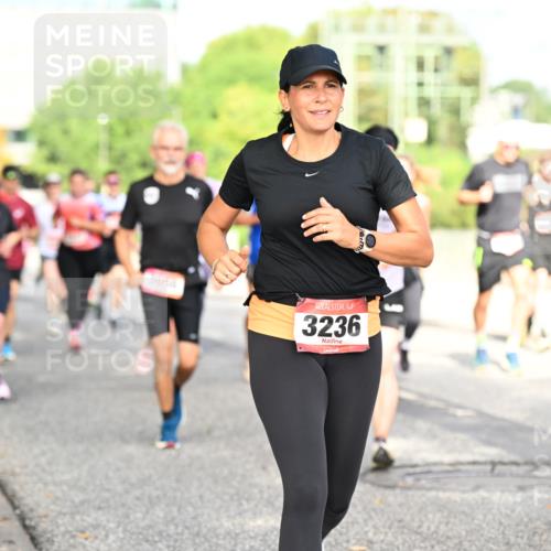 06.09.2026 - CURREX Alsterlauf Dr. Thomas Lammeyer http://msf.ph/oto/10130986 06.09.2026 09:53:49 Laufen 3236 meine-sportfotos.de