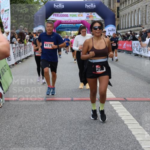 06.09.2026 - CURREX Alsterlauf Strokosch-Dieckow http://msf.ph/oto/10131010 06.09.2026 10:05:03 Ziel 2343, 2512, 2709, 3317, 3412, 3452, 3793, 3853, 3854, 3968, 4549, 5022, 5329, 5765, 6179, 6209, 6251, 6253, 6282, 8064, 8099, 8298 meine-sportfotos.de