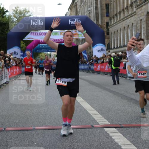 06.09.2026 - CURREX Alsterlauf Strokosch-Dieckow http://msf.ph/oto/10131011 06.09.2026 09:51:58 Ziel 2002, 2719, 3041, 3202, 4200, 4332, 4333, 4667, 4742, 4845, 5621, 5862, 5882, 6023, 6092, 6206, 8280 meine-sportfotos.de