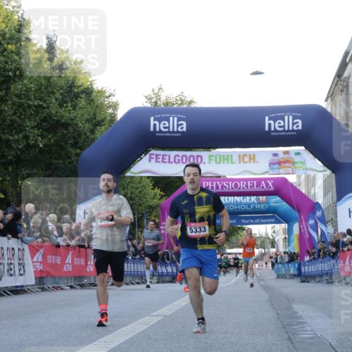 06.09.2026 - CURREX Alsterlauf Yannick Fuchs http://msf.ph/oto/10131020 06.09.2026 09:38:56 Ziel 2371, 2784, 5333, 5692, 5971, 6284, 6370, 8010, 8199 meine-sportfotos.de