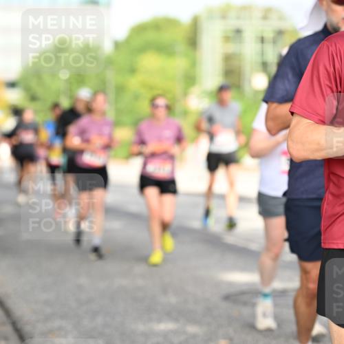 06.09.2026 - CURREX Alsterlauf Dr. Thomas Lammeyer http://msf.ph/oto/10131054 06.09.2026 09:53:55 Laufen 2288 meine-sportfotos.de