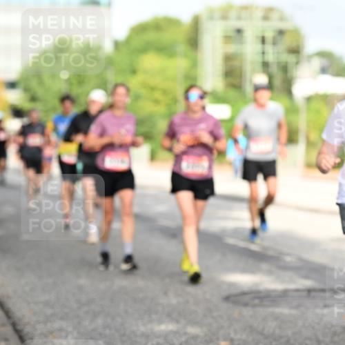 06.09.2026 - CURREX Alsterlauf Dr. Thomas Lammeyer http://msf.ph/oto/10131059 06.09.2026 09:53:56 Laufen 5463 meine-sportfotos.de
