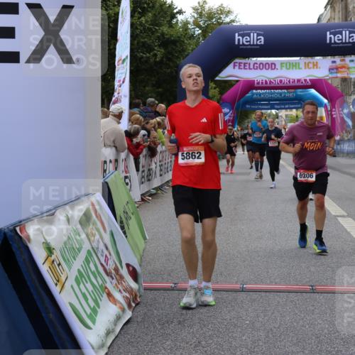 06.09.2026 - CURREX Alsterlauf Strokosch-Dieckow http://msf.ph/oto/10131060 06.09.2026 09:52:02 Ziel 2002, 2719, 3975, 4250, 4332, 4333, 4742, 5321, 5862, 5881, 5882, 6092, 6206, 8280 meine-sportfotos.de