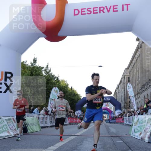 06.09.2026 - CURREX Alsterlauf Yannick Fuchs http://msf.ph/oto/10131066 06.09.2026 09:38:58 Ziel 2371, 2379, 2784, 4164, 5333, 5692, 5830, 5971, 6284, 6370, 8199 meine-sportfotos.de