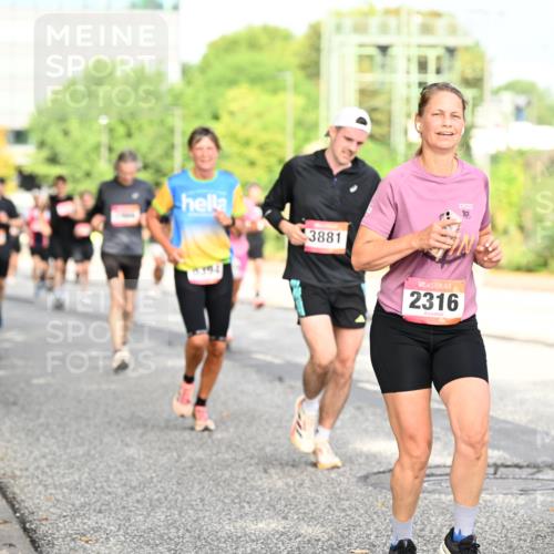 06.09.2026 - CURREX Alsterlauf Dr. Thomas Lammeyer http://msf.ph/oto/10131079 06.09.2026 09:53:58 Laufen 3881, 2316 meine-sportfotos.de