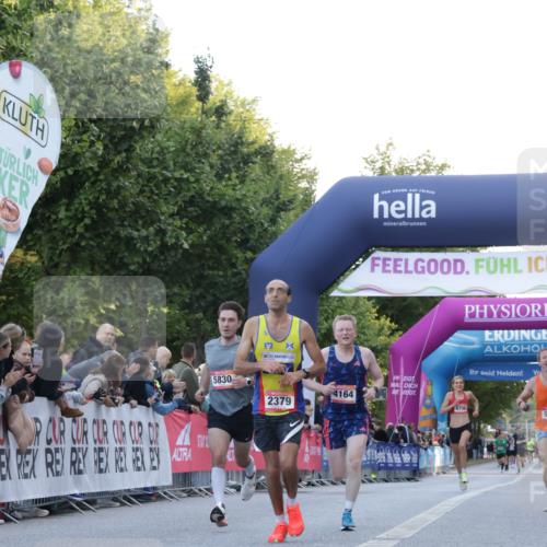 06.09.2026 - CURREX Alsterlauf Yannick Fuchs http://msf.ph/oto/10131093 06.09.2026 09:38:59 Ziel 2371, 2379, 2784, 4164, 5161, 5333, 5692, 5830, 5971, 6370, 8199 meine-sportfotos.de