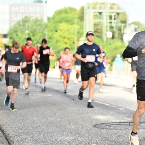 06.09.2026 - CURREX Alsterlauf Dr. Thomas Lammeyer http://msf.ph/oto/10131102 06.09.2026 09:54:02 Laufen 2966, 81 meine-sportfotos.de