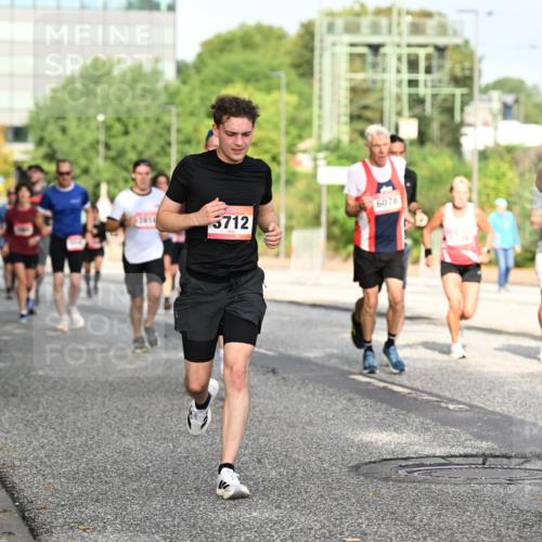 06.09.2026 - CURREX Alsterlauf Dr. Thomas Lammeyer http://msf.ph/oto/10131126 06.09.2026 09:54:06 Laufen 6078, 3712 meine-sportfotos.de
