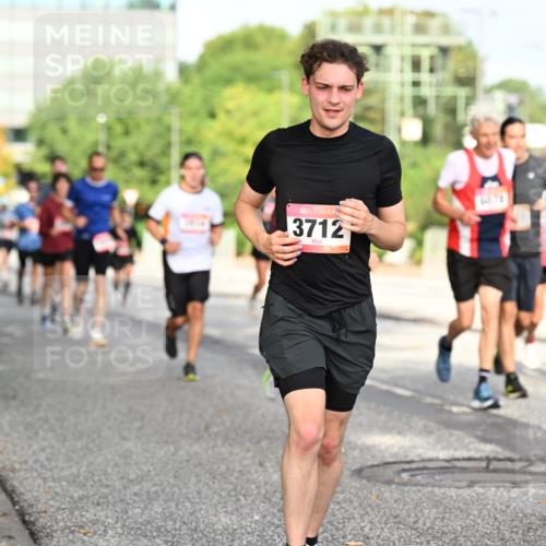 06.09.2026 - CURREX Alsterlauf Dr. Thomas Lammeyer http://msf.ph/oto/10131136 06.09.2026 09:54:07 Laufen 3712 meine-sportfotos.de