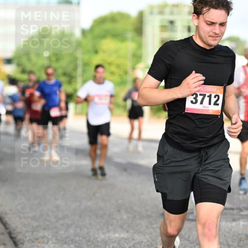 06.09.2026 - CURREX Alsterlauf Dr. Thomas Lammeyer http://msf.ph/oto/10131142 06.09.2026 09:54:07 Laufen 3712 meine-sportfotos.de