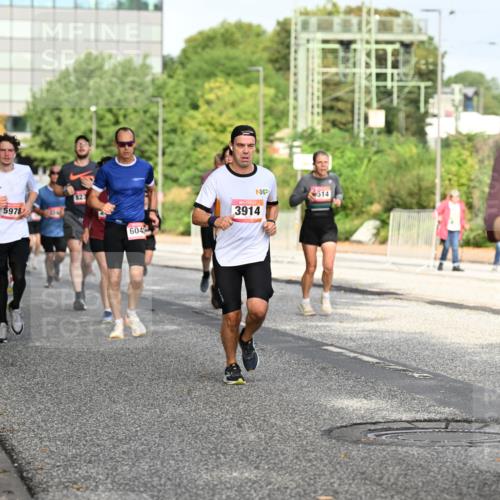 06.09.2026 - CURREX Alsterlauf Dr. Thomas Lammeyer http://msf.ph/oto/10131146 06.09.2026 09:54:08 Laufen 5978, 604, 3914, 514, 3978 meine-sportfotos.de
