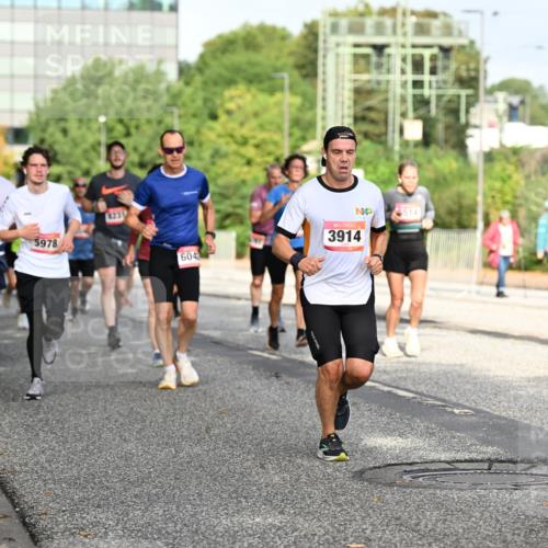 06.09.2026 - CURREX Alsterlauf Dr. Thomas Lammeyer http://msf.ph/oto/10131153 06.09.2026 09:54:09 Laufen 6318, 5978, 9230, 604, 3914, 514 meine-sportfotos.de