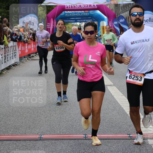 06.09.2026 - CURREX Alsterlauf Strokosch-Dieckow http://msf.ph/oto/10131154 06.09.2026 10:05:07 Ziel 2709, 3317, 3793, 3853, 3854, 3968, 4230, 4231, 4549, 4565, 4994, 5044, 5300, 5329, 5765, 6110, 6179, 6209, 6251, 6253, 8064, 8099, 8298 meine-sportfotos.de