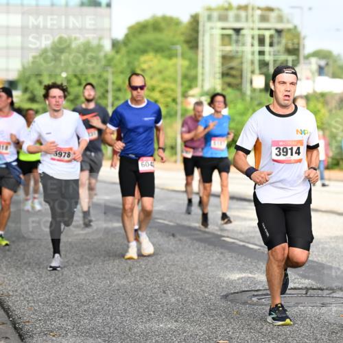 06.09.2026 - CURREX Alsterlauf Dr. Thomas Lammeyer http://msf.ph/oto/10131160 06.09.2026 09:54:09 Laufen 5978, 604, 5147, 3914 meine-sportfotos.de
