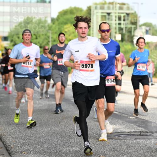 06.09.2026 - CURREX Alsterlauf Dr. Thomas Lammeyer http://msf.ph/oto/10131175 06.09.2026 09:54:11 Laufen 82, 0318, 5978, 604, 5107, 514 meine-sportfotos.de
