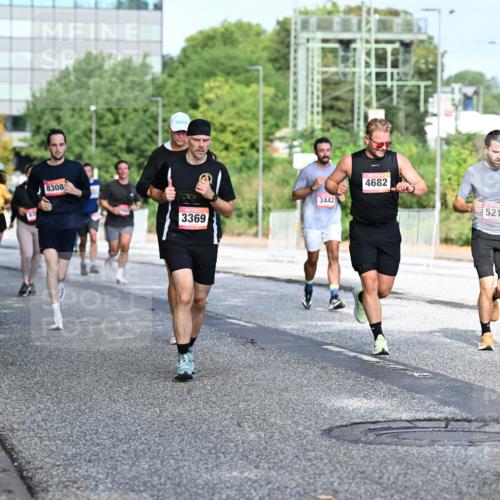 06.09.2026 - CURREX Alsterlauf Dr. Thomas Lammeyer http://msf.ph/oto/10131230 06.09.2026 09:54:22 Laufen 4850, 8308, 3369, 3442, 4682, 5215 meine-sportfotos.de