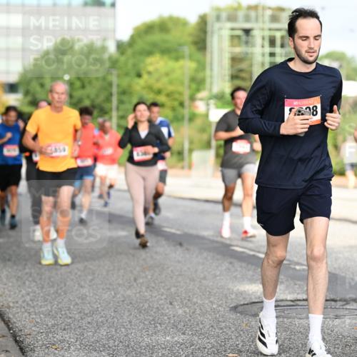 06.09.2026 - CURREX Alsterlauf Dr. Thomas Lammeyer http://msf.ph/oto/10131243 06.09.2026 09:54:26 Laufen 8, 6279 meine-sportfotos.de