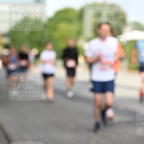 06.09.2026 - CURREX Alsterlauf Dr. Thomas Lammeyer http://msf.ph/oto/10131308 06.09.2026 09:54:32 Laufen  meine-sportfotos.de