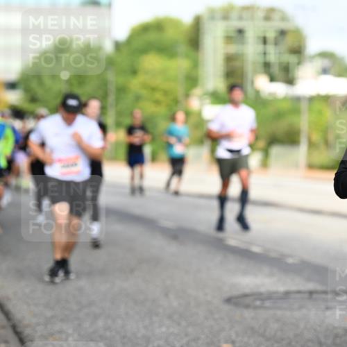 06.09.2026 - CURREX Alsterlauf Dr. Thomas Lammeyer http://msf.ph/oto/10131388 06.09.2026 09:54:39 Laufen 486 meine-sportfotos.de