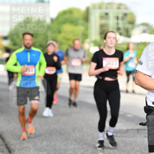 06.09.2026 - CURREX Alsterlauf Dr. Thomas Lammeyer http://msf.ph/oto/10131417 06.09.2026 09:54:42 Laufen 300 meine-sportfotos.de