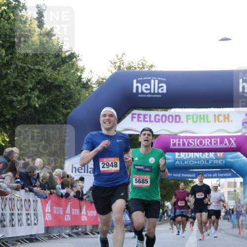 06.09.2026 - CURREX Alsterlauf Yannick Fuchs http://msf.ph/oto/10131420 06.09.2026 09:39:18 Ziel 2948, 4074, 4698, 5685 meine-sportfotos.de