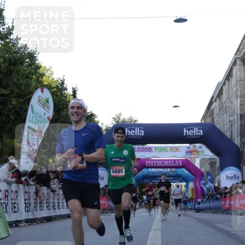 06.09.2026 - CURREX Alsterlauf Yannick Fuchs http://msf.ph/oto/10131455 06.09.2026 09:39:19 Ziel 2948, 4074, 4698, 5685, 5967 meine-sportfotos.de