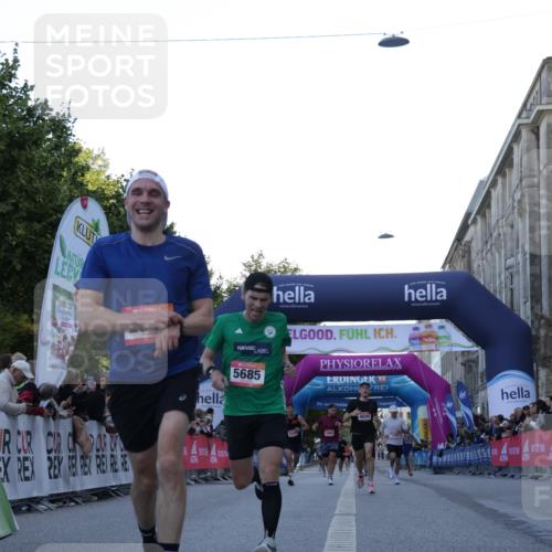 06.09.2026 - CURREX Alsterlauf Yannick Fuchs http://msf.ph/oto/10131461 06.09.2026 09:39:19 Ziel 2948, 4074, 4698, 5685, 5967 meine-sportfotos.de