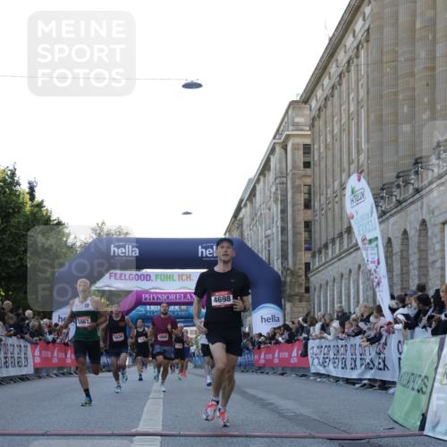 06.09.2026 - CURREX Alsterlauf Yannick Fuchs http://msf.ph/oto/10131523 06.09.2026 09:39:22 Ziel 2948, 3759, 4074, 4698, 4866, 5246, 5639, 5685, 5967 meine-sportfotos.de