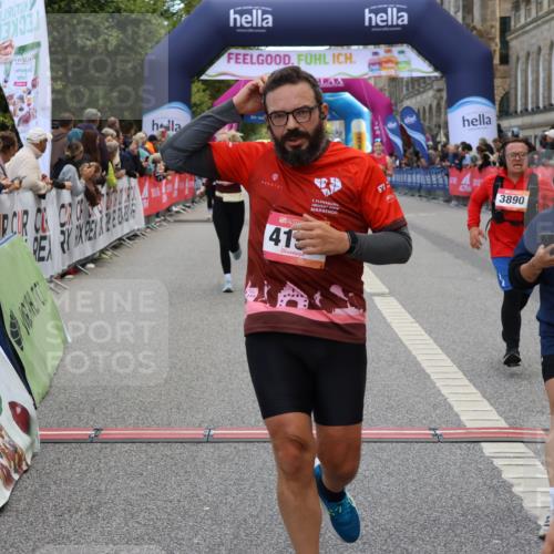 06.09.2026 - CURREX Alsterlauf Strokosch-Dieckow http://msf.ph/oto/10131538 06.09.2026 10:05:26 Ziel 1239, 2195, 2310, 3011, 3315, 3336, 3527, 3528, 3737, 3838, 3890, 4151, 4642, 4769 meine-sportfotos.de